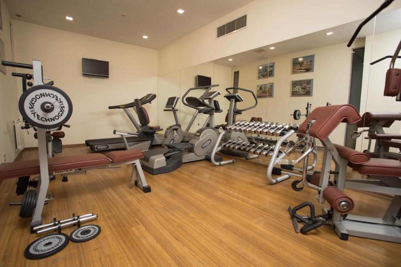 Spa Hotel Persenk Devin Exterior photo A gym