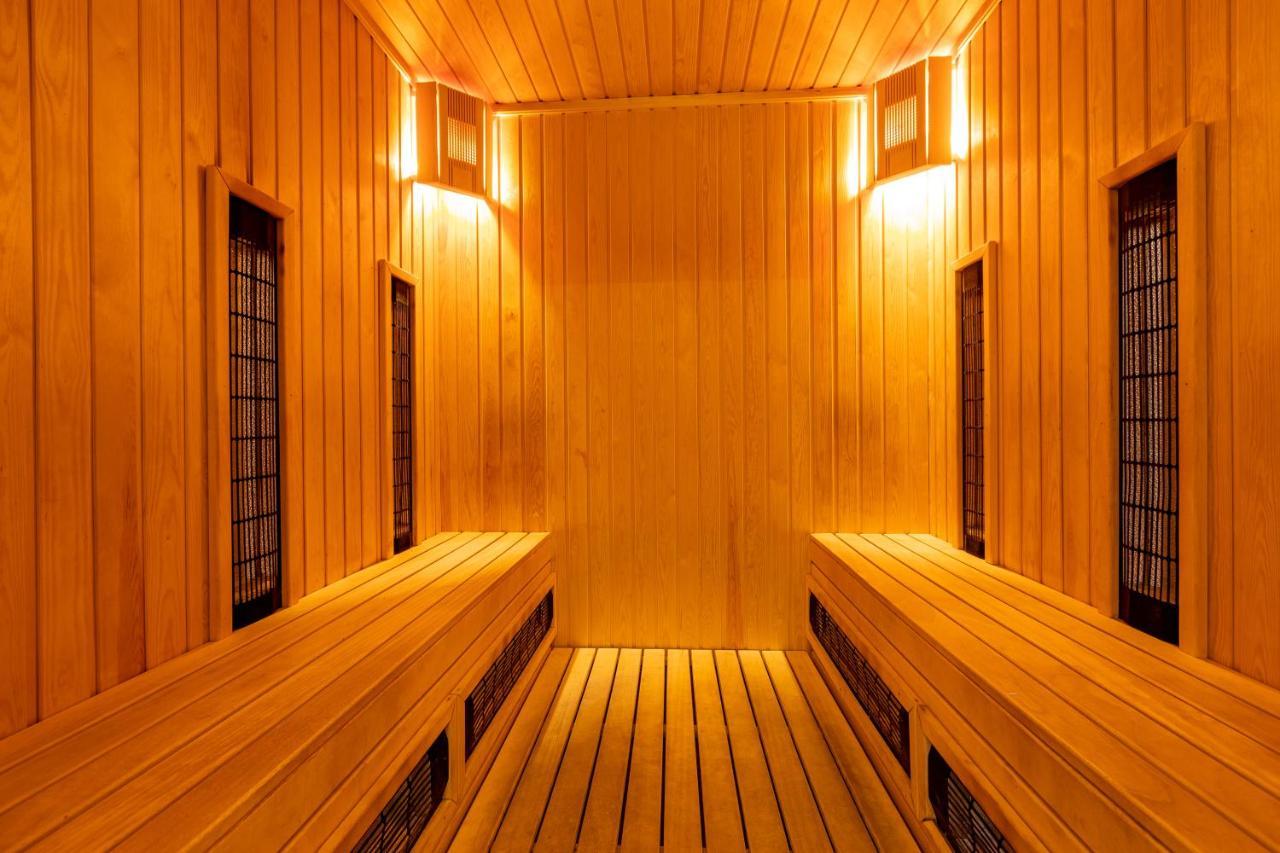 Spa Hotel Persenk Devin Exterior photo A Finnish sauna