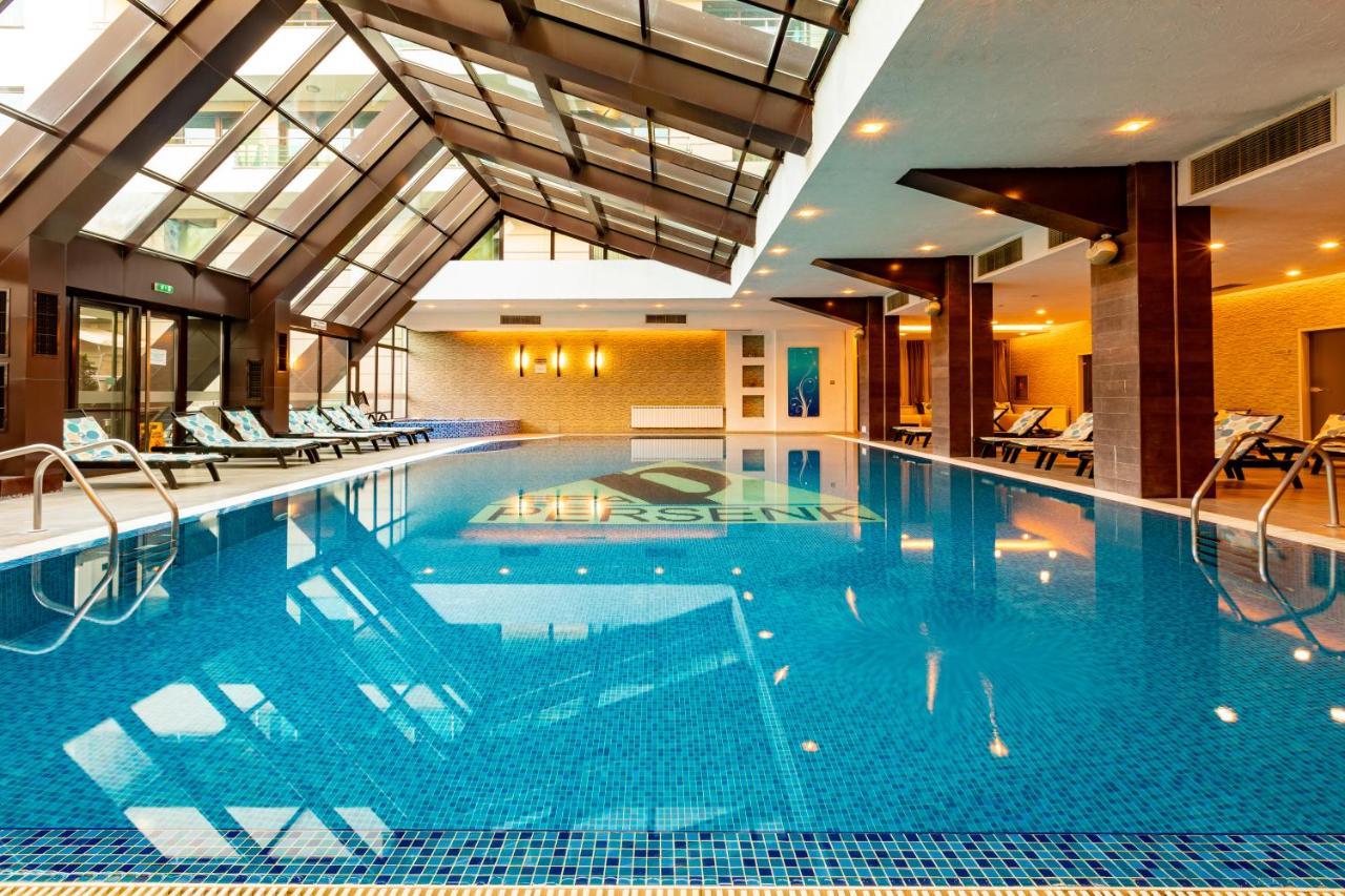 Spa Hotel Persenk Devin Exterior photo The swimming pool at the hotel