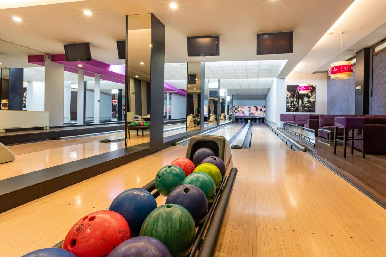 Spa Hotel Persenk Devin Exterior photo Bowling at the hotel