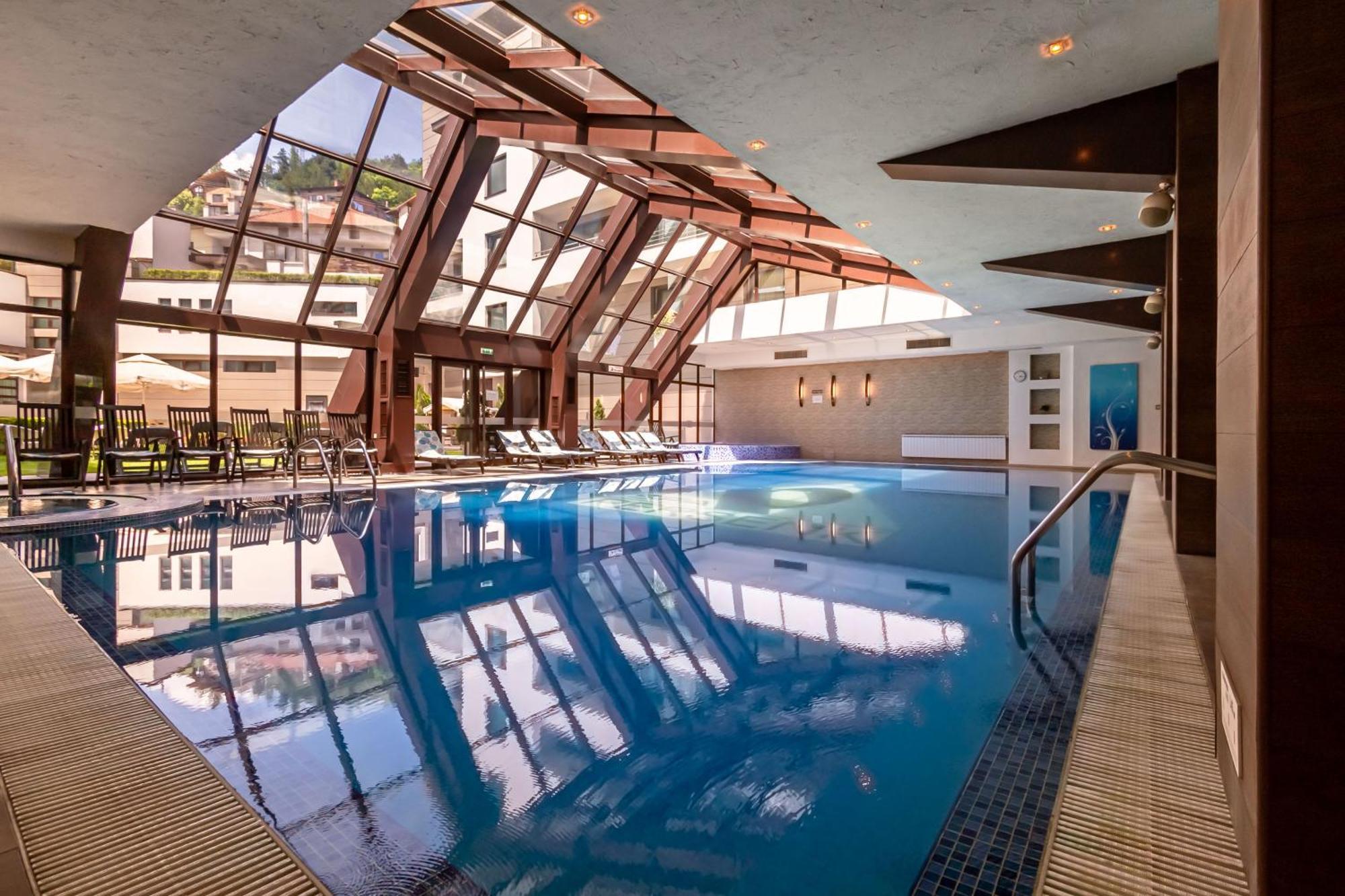 Spa Hotel Persenk Devin Exterior photo The swimming pool at the hotel