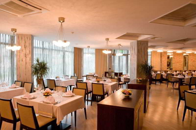 Spa Hotel Persenk Devin Exterior photo Restaurant